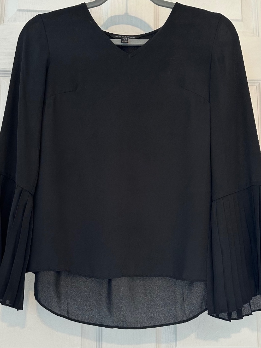 Banana Republic Black Pleated Bell Sleeve Blouse XXS Petite